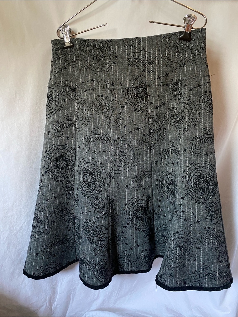A-Line Gray Paisley Print Skirt